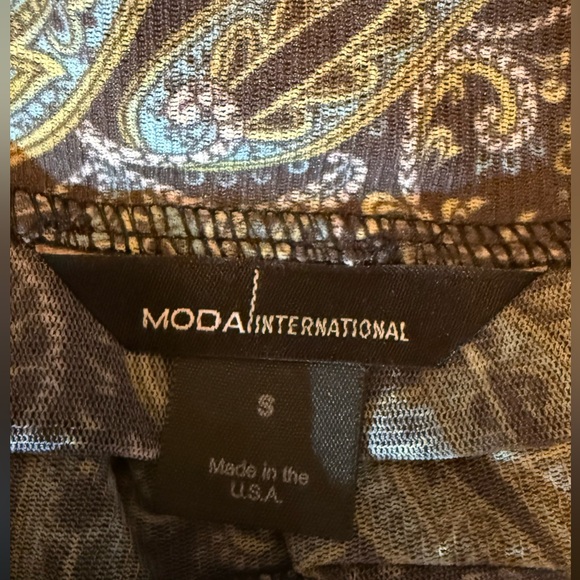 Moda International Paisley Top in Blue and Gold - Picture 2 of 5